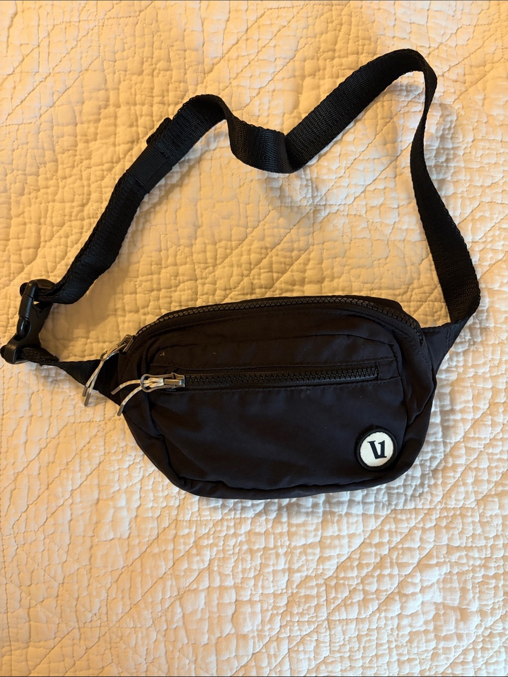 Vuori hip bag